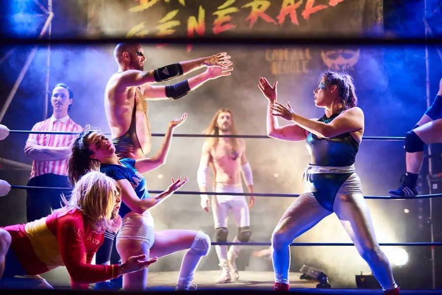 Spectacle opéra-catch : festival de rue Lisieux Grands Ouverts