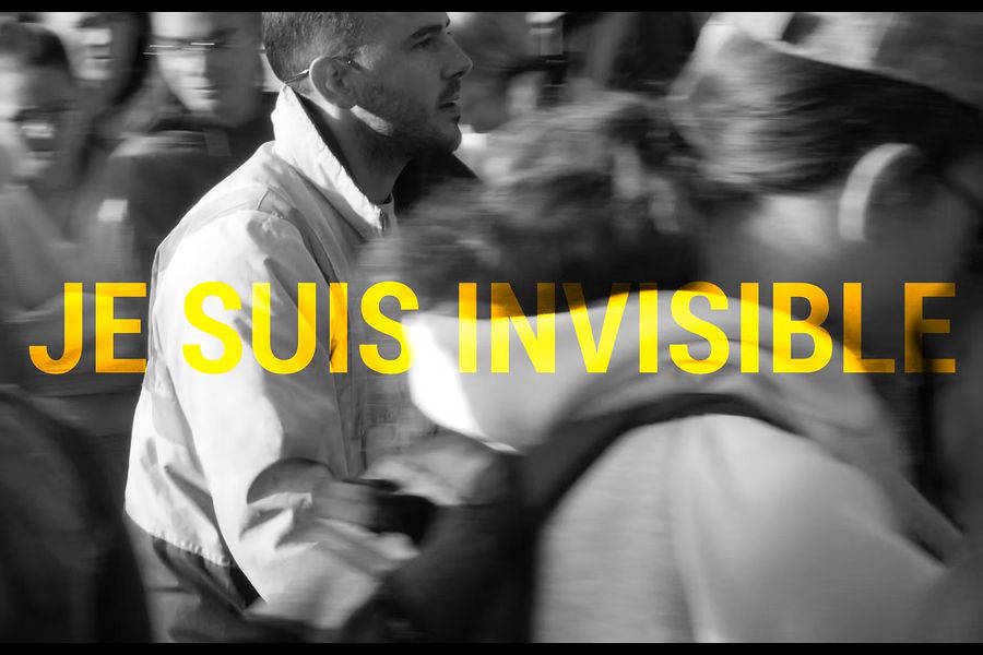 Je suis invisible : spectacle au festival Lisieux Grands Ouverts 2025