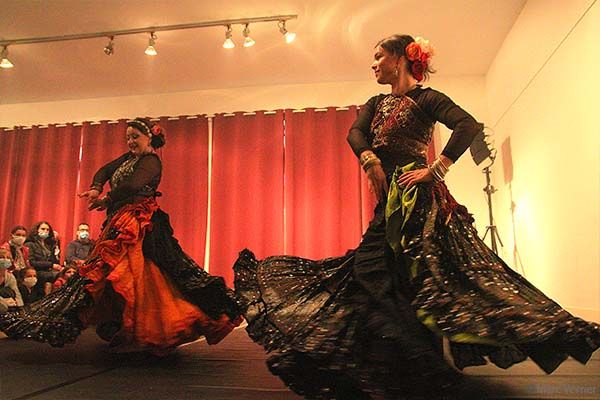 Spectacle de danse au bèlvédère à Lisieux avec le trio sororat
