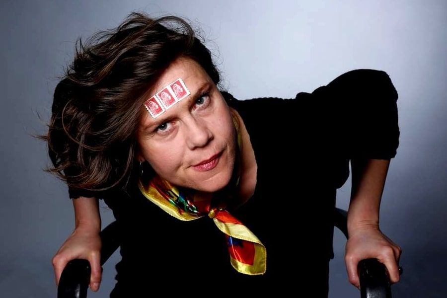 Véridique Véronique de cie Le nom du titre : spectacle au festival Lisieux Grands Ouverts 2023